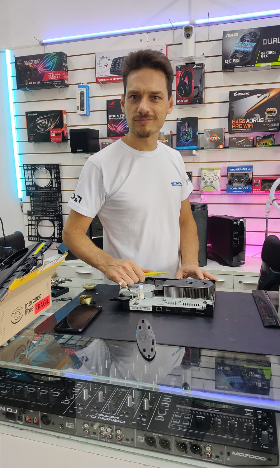 En el local de Activatech, Florencio Varela